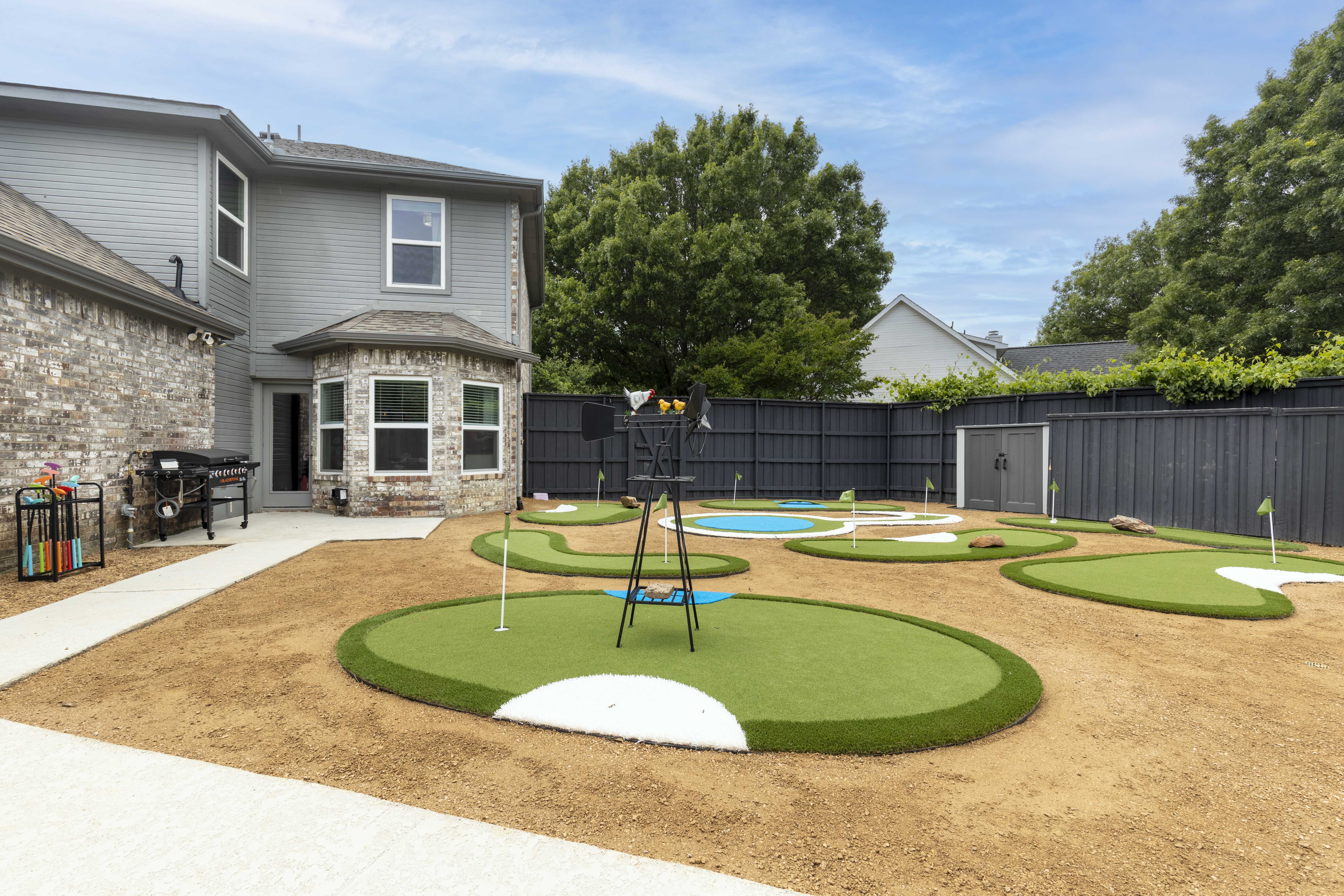Backyard Minigolf 6