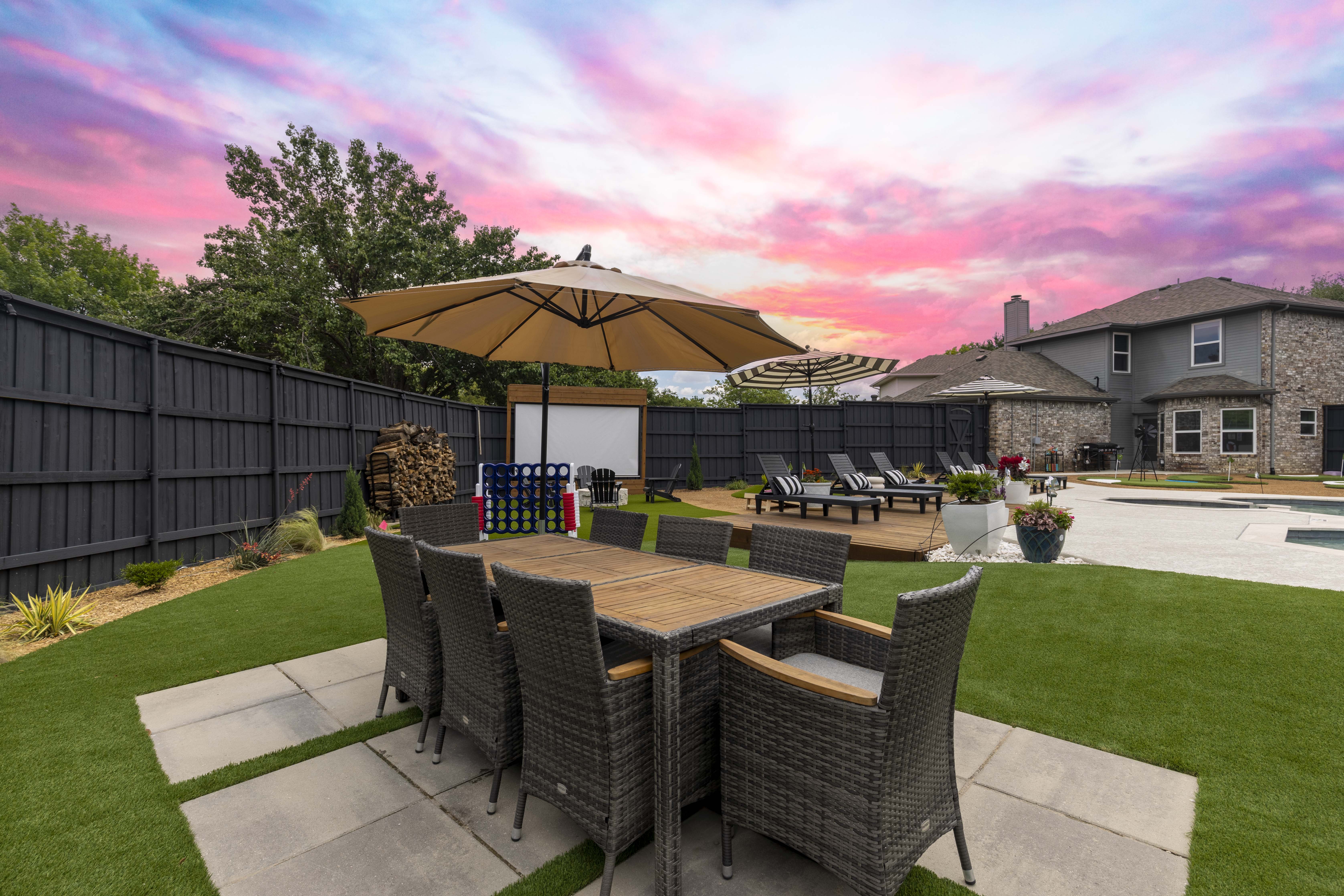 Backyard Outdoor Dining 2