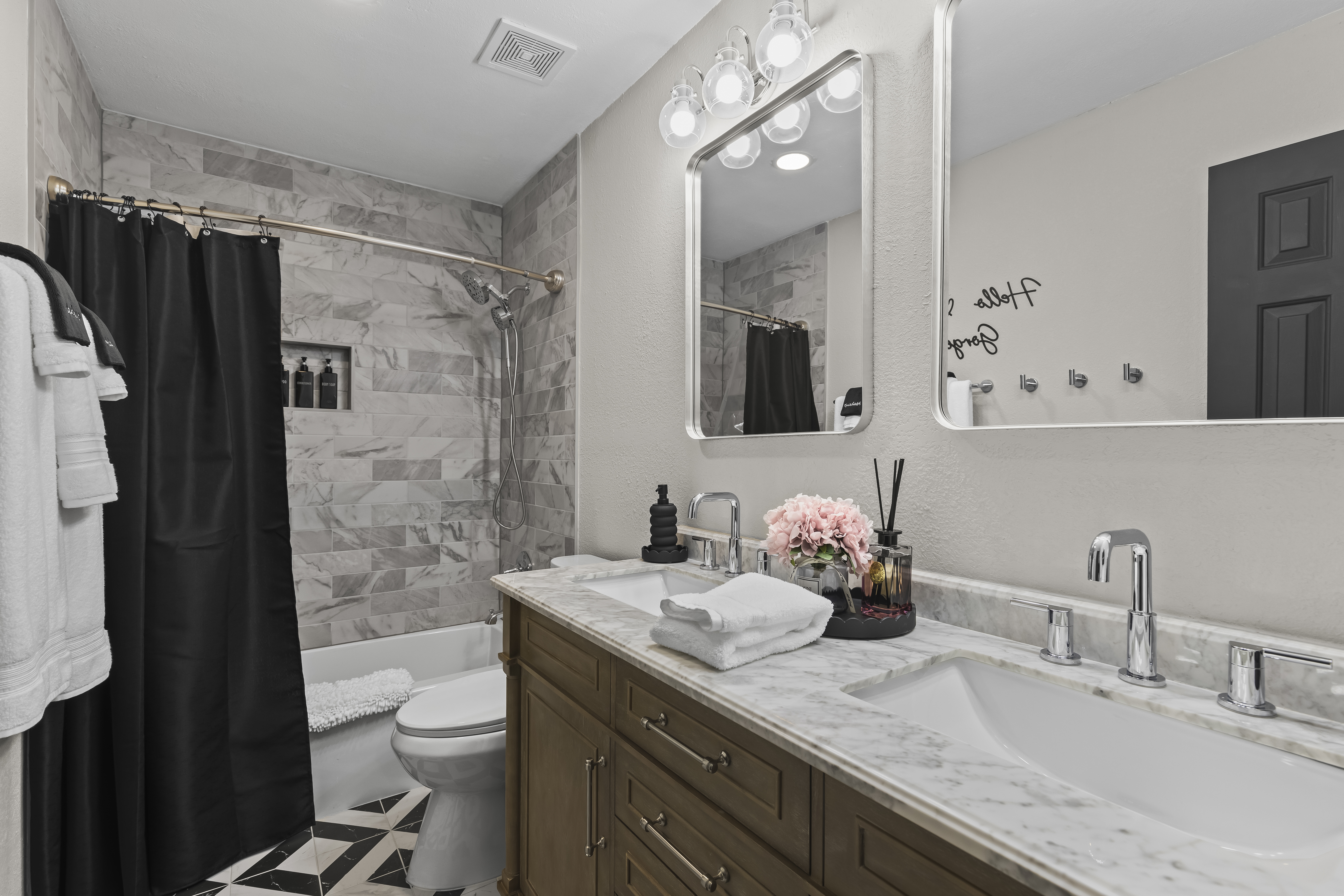 Hall Bathroom 2