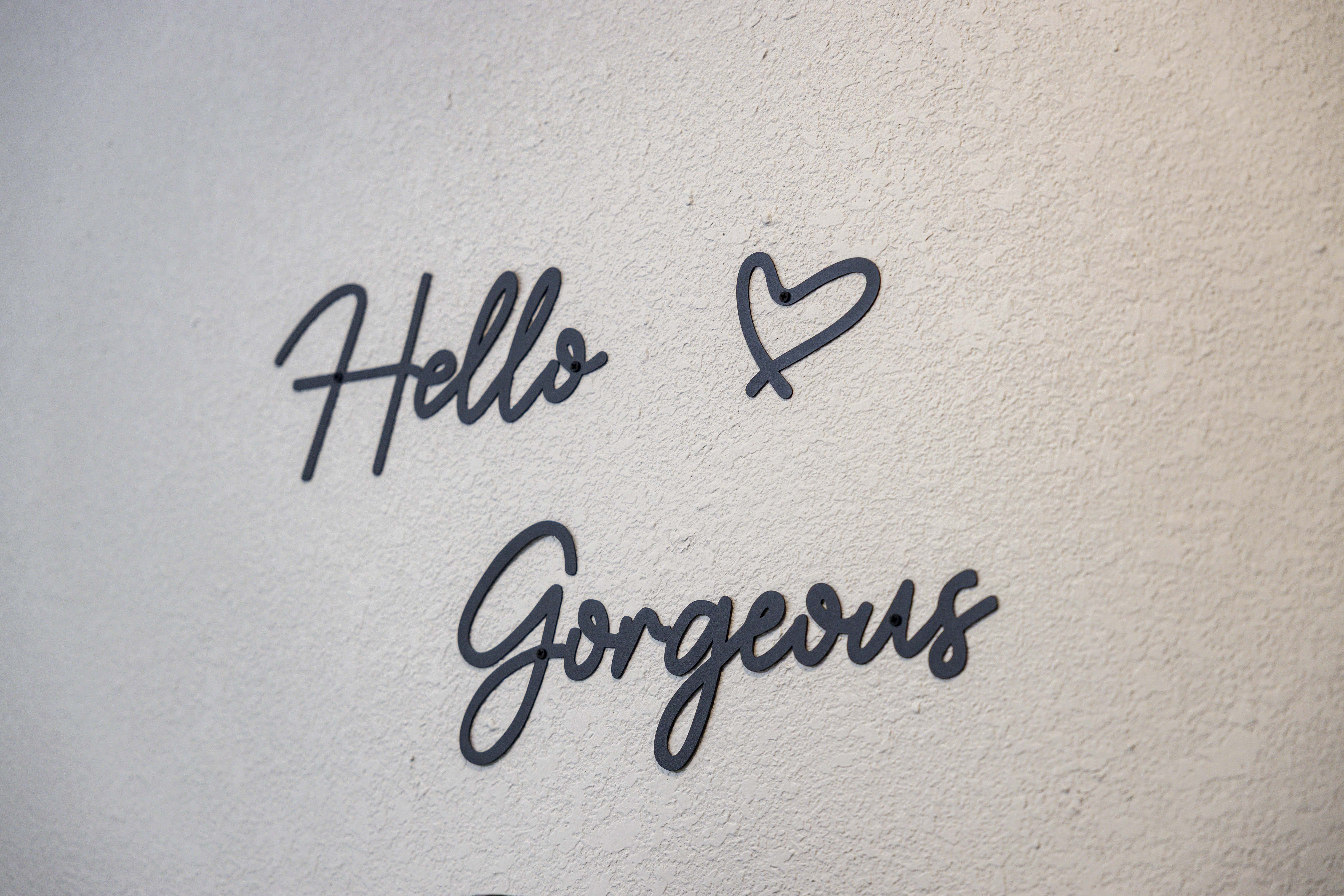 Hall Bathroom 4