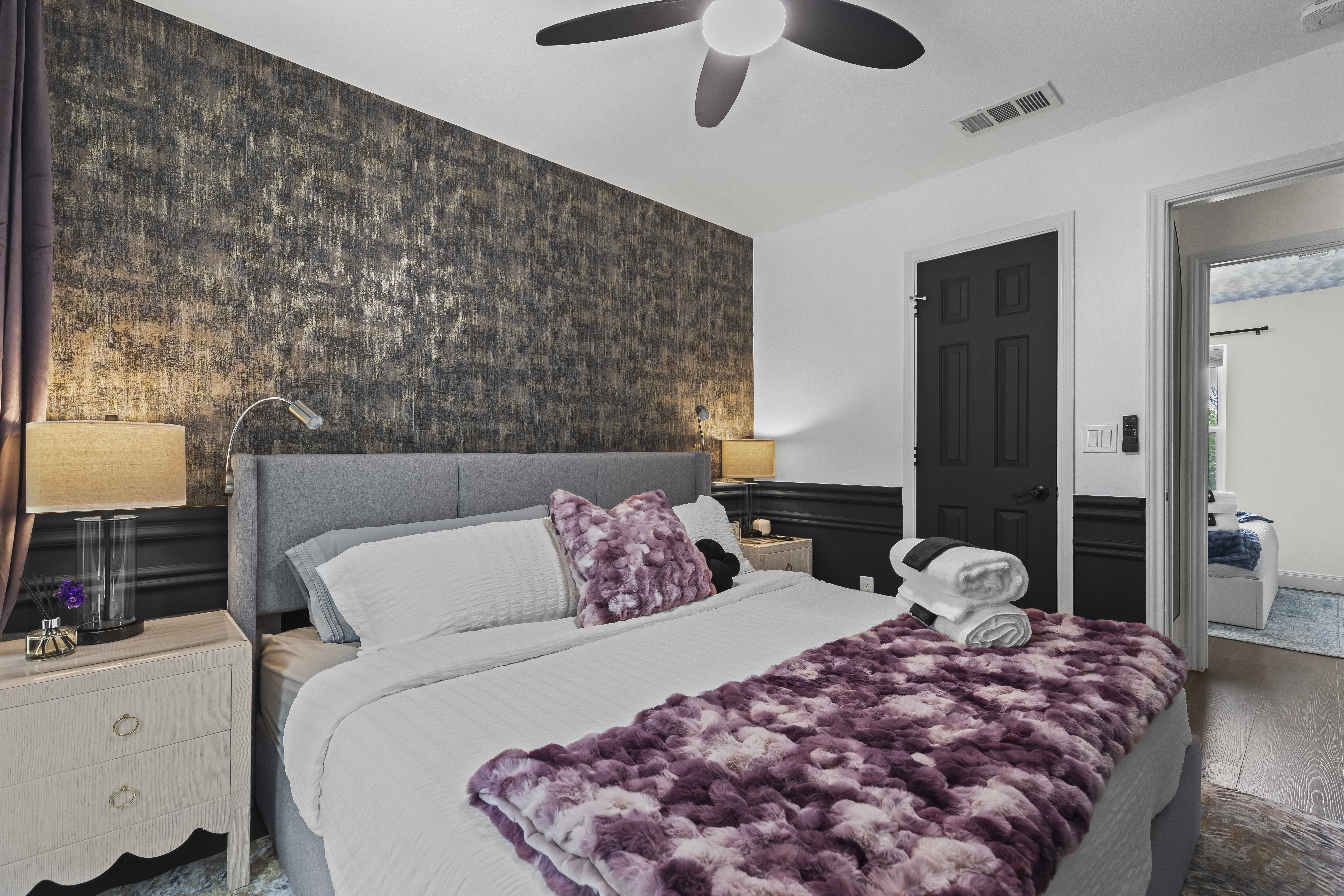 King Bedroom 2